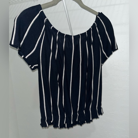 H&M White and Navy Blue Striped Scrunch Off The Shoulder Crop Top - Picture 2 of 4